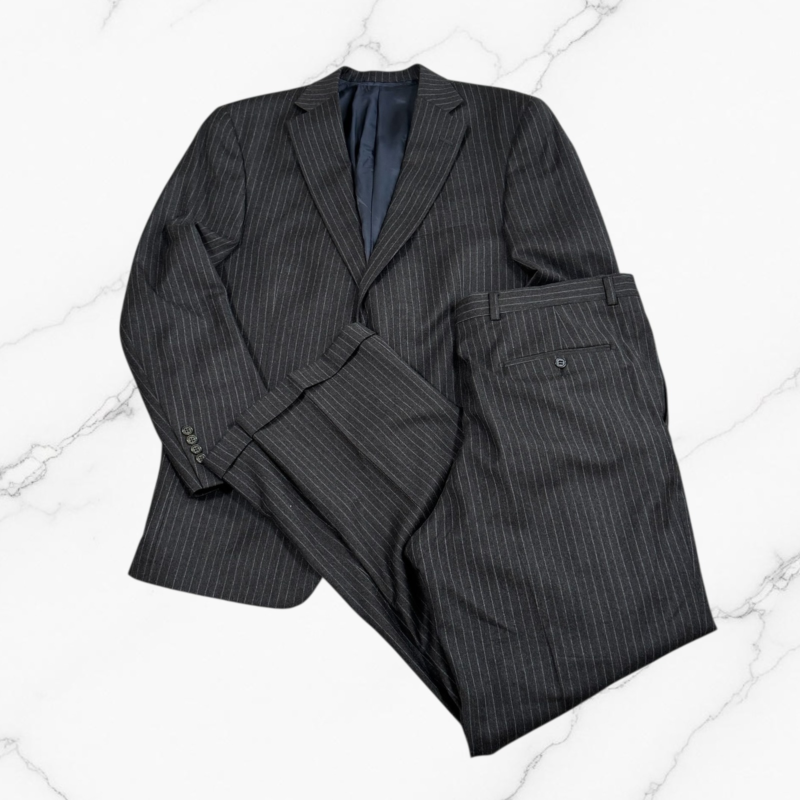 Hart Schaffner Marx Gold Trumpeter Mens Grey Pinstripe Suit Pleated (34x31) 42r